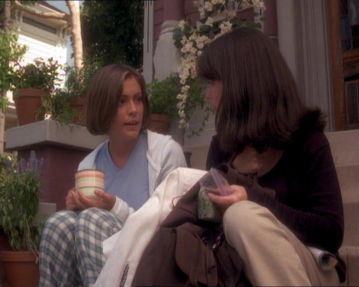 Charmed-Online_dot_net-1x01SomethingWiccaThisWayComes1076.jpg