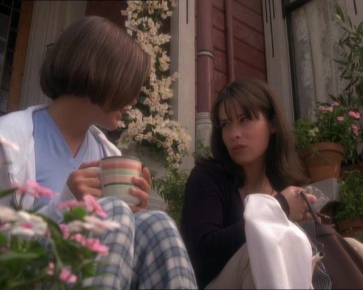 Charmed-Online_dot_net-1x01SomethingWiccaThisWayComes1080.jpg