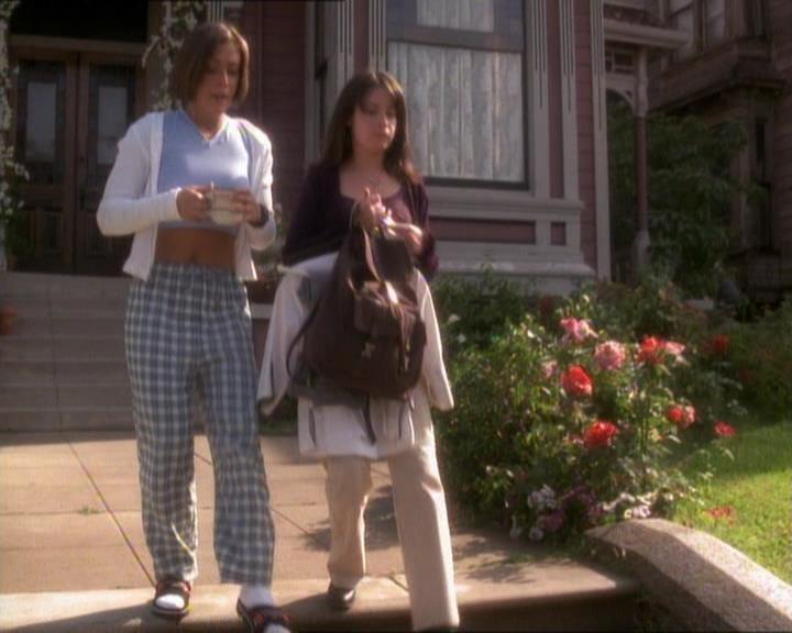 Charmed-Online_dot_net-1x01SomethingWiccaThisWayComes1090.jpg