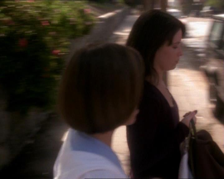 Charmed-Online_dot_net-1x01SomethingWiccaThisWayComes1096.jpg