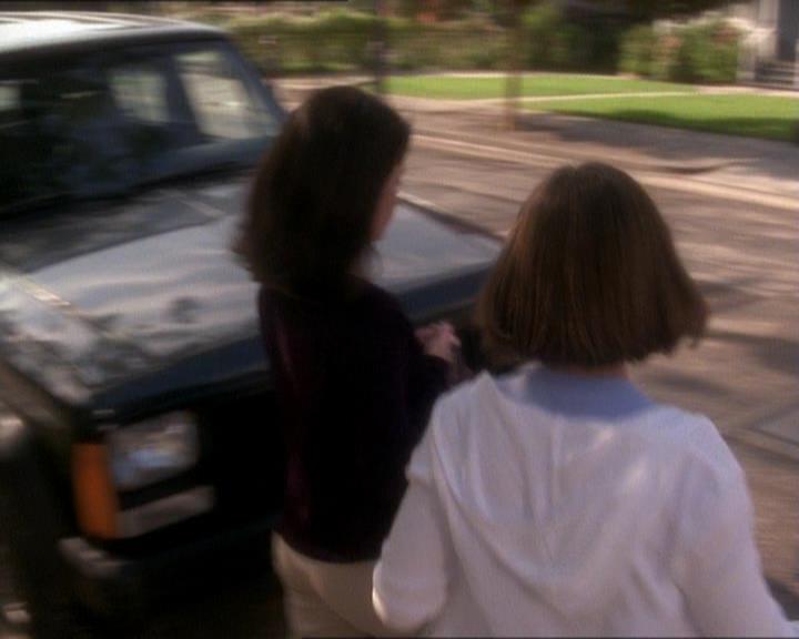 Charmed-Online_dot_net-1x01SomethingWiccaThisWayComes1097.jpg