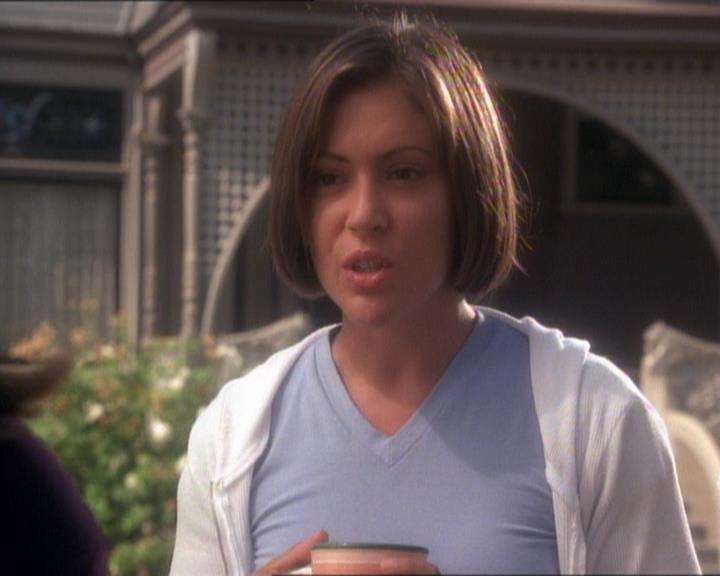 Charmed-Online_dot_net-1x01SomethingWiccaThisWayComes1102.jpg