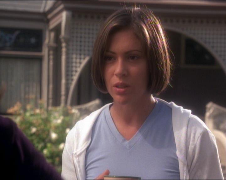 Charmed-Online_dot_net-1x01SomethingWiccaThisWayComes1103.jpg