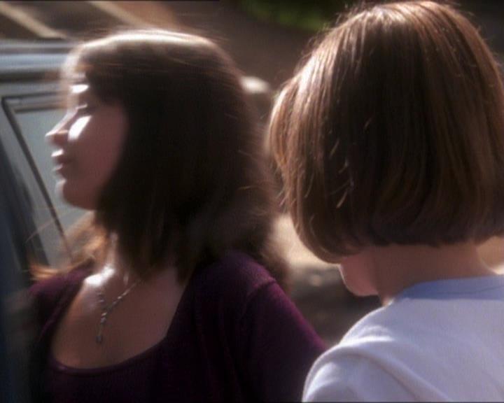 Charmed-Online_dot_net-1x01SomethingWiccaThisWayComes1104.jpg