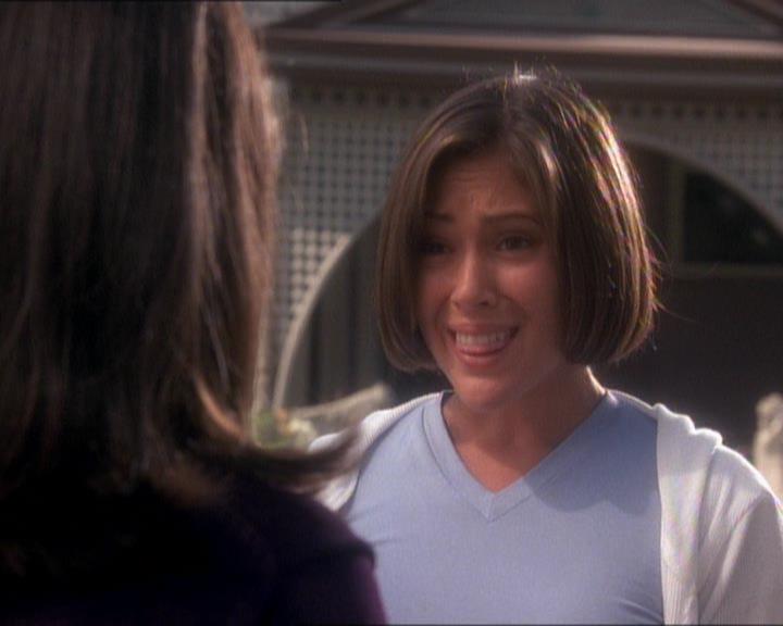 Charmed-Online_dot_net-1x01SomethingWiccaThisWayComes1106.jpg