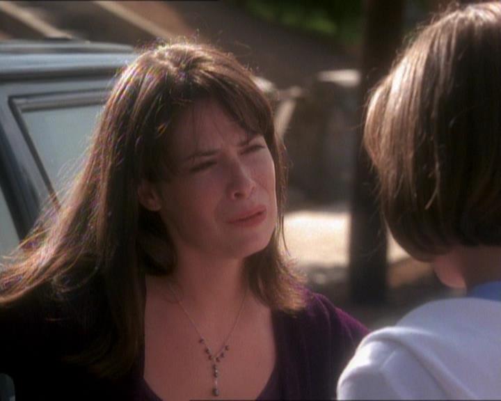 Charmed-Online_dot_net-1x01SomethingWiccaThisWayComes1108.jpg