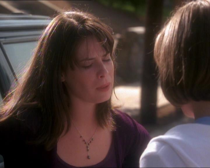 Charmed-Online_dot_net-1x01SomethingWiccaThisWayComes1110.jpg