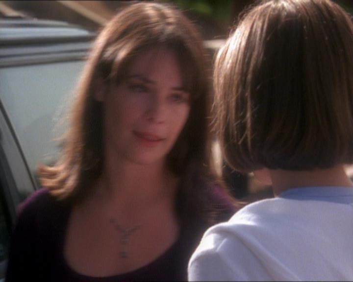 Charmed-Online_dot_net-1x01SomethingWiccaThisWayComes1119.jpg