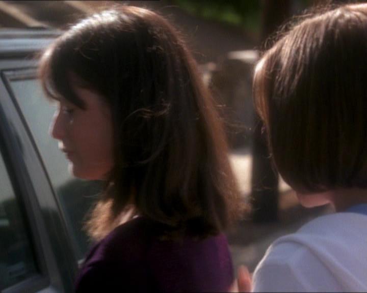 Charmed-Online_dot_net-1x01SomethingWiccaThisWayComes1120.jpg