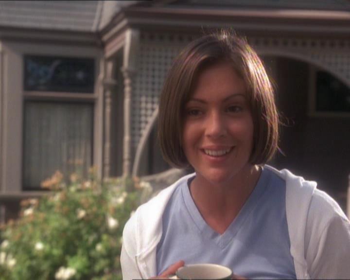 Charmed-Online_dot_net-1x01SomethingWiccaThisWayComes1125.jpg