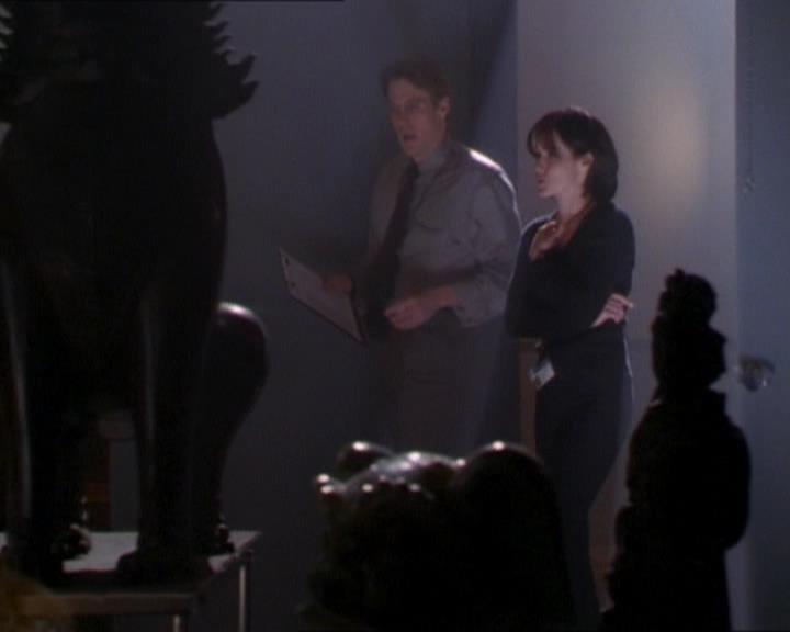 Charmed-Online_dot_net-1x01SomethingWiccaThisWayComes1133.jpg