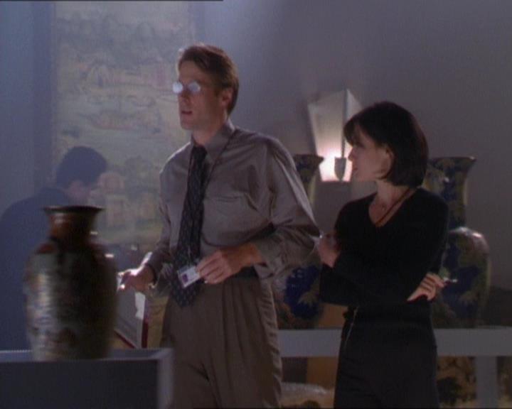 Charmed-Online_dot_net-1x01SomethingWiccaThisWayComes1138.jpg