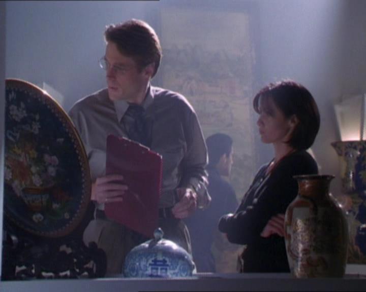 Charmed-Online_dot_net-1x01SomethingWiccaThisWayComes1140.jpg