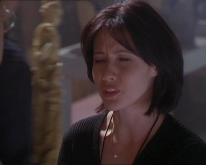 Charmed-Online_dot_net-1x01SomethingWiccaThisWayComes1154.jpg