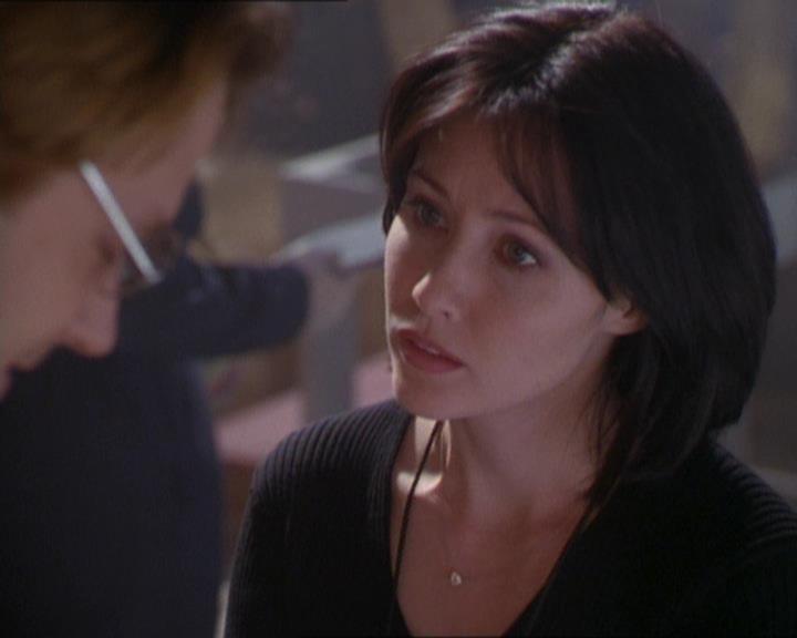 Charmed-Online_dot_net-1x01SomethingWiccaThisWayComes1161.jpg