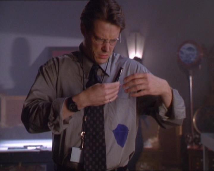 Charmed-Online_dot_net-1x01SomethingWiccaThisWayComes1202.jpg