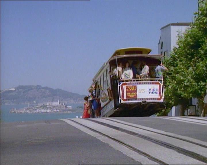 Charmed-Online_dot_net-1x01SomethingWiccaThisWayComes1212.jpg Charmed-Online_dot_net-1x01SomethingWiccaThisWayComes1212.jpg