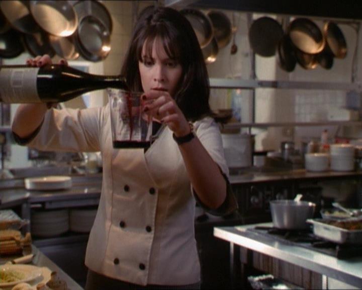 Charmed-Online_dot_net-1x01SomethingWiccaThisWayComes1224.jpg