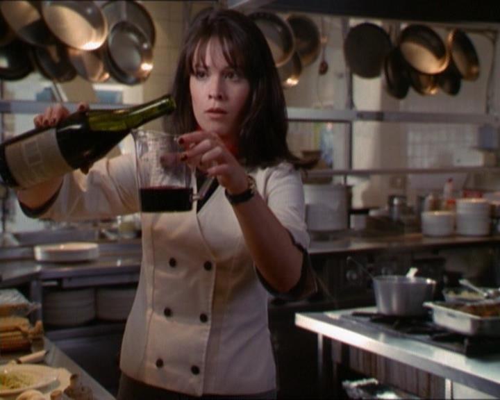 Charmed-Online_dot_net-1x01SomethingWiccaThisWayComes1227.jpg