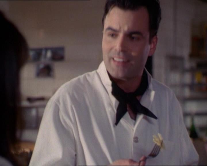 Charmed-Online_dot_net-1x01SomethingWiccaThisWayComes1243.jpg