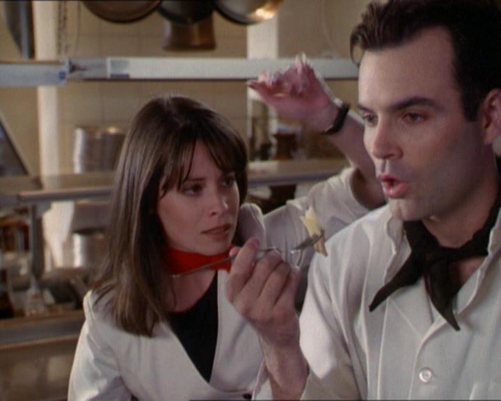 Charmed-Online_dot_net-1x01SomethingWiccaThisWayComes1266.jpg