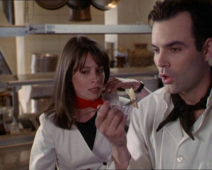 Charmed-Online_dot_net-1x01SomethingWiccaThisWayComes1268.jpg