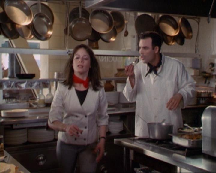 Charmed-Online_dot_net-1x01SomethingWiccaThisWayComes1270.jpg Charmed-Online_dot_net-1x01SomethingWiccaThisWayComes1270.jpg