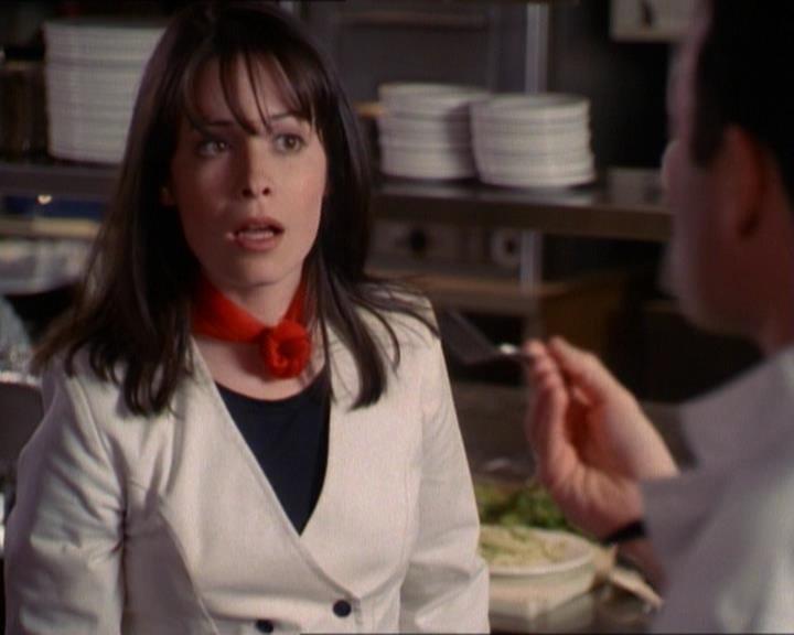 Charmed-Online_dot_net-1x01SomethingWiccaThisWayComes1285.jpg