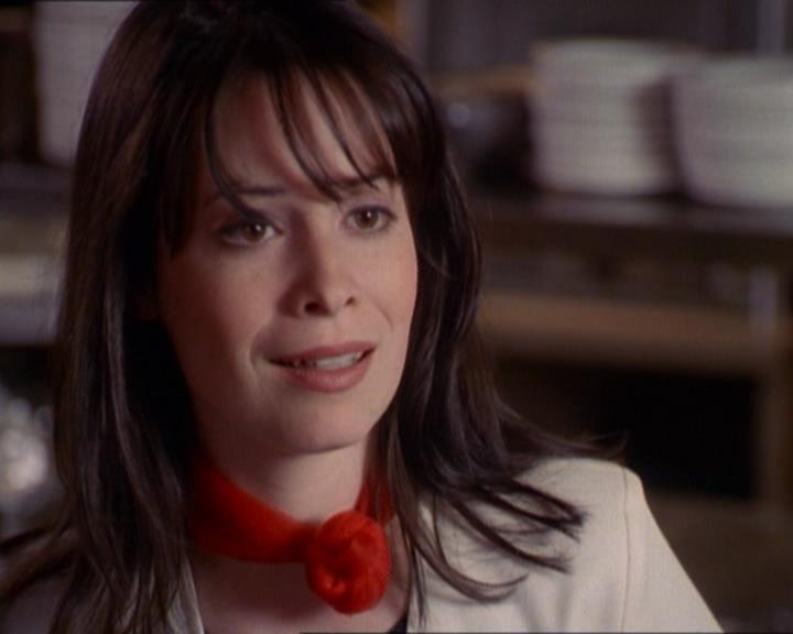 Charmed-Online_dot_net-1x01SomethingWiccaThisWayComes1289.jpg