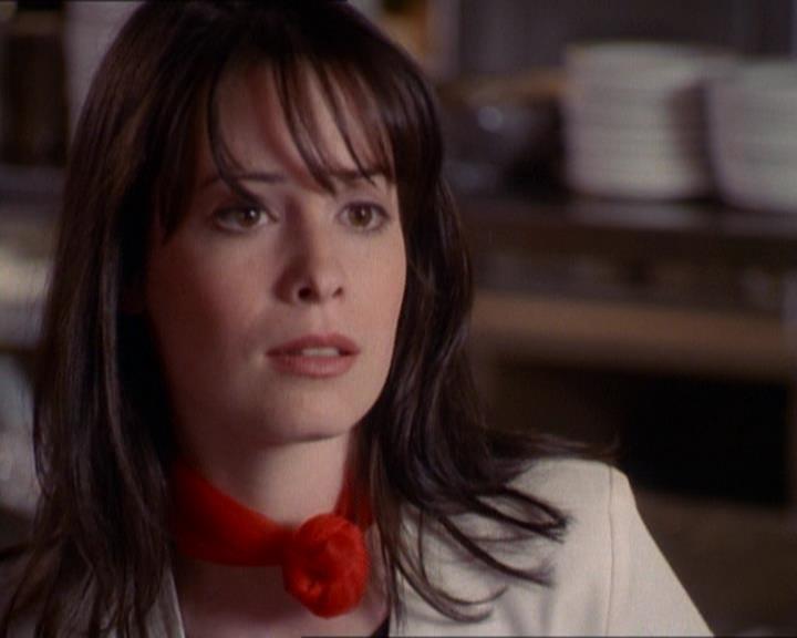 Charmed-Online_dot_net-1x01SomethingWiccaThisWayComes1291.jpg