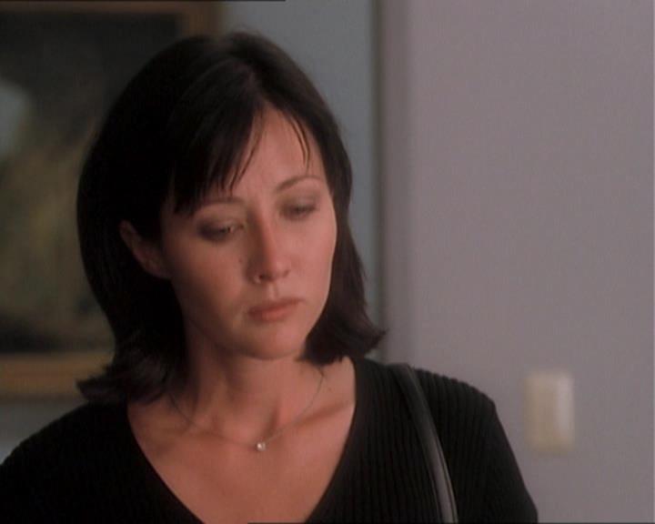 Charmed-Online_dot_net-1x01SomethingWiccaThisWayComes1327.jpg