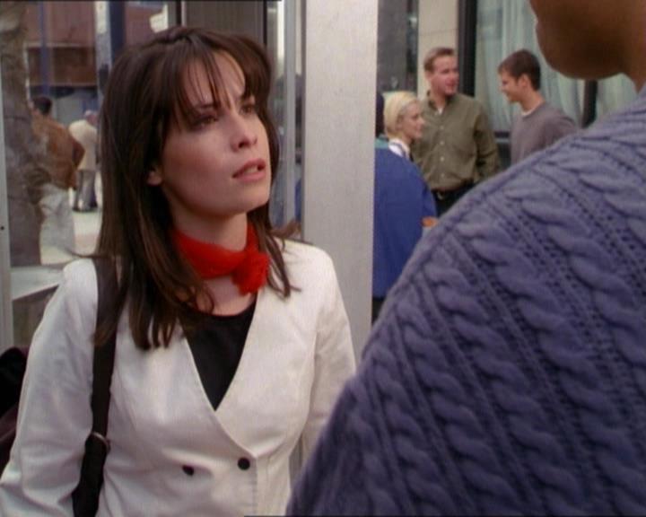 Charmed-Online_dot_net-1x01SomethingWiccaThisWayComes1411.jpg