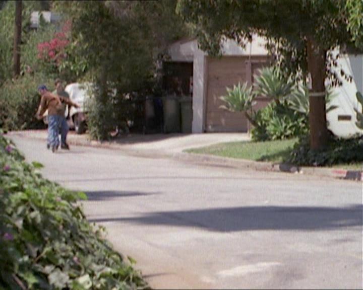 Charmed-Online_dot_net-1x01SomethingWiccaThisWayComes1451.jpg