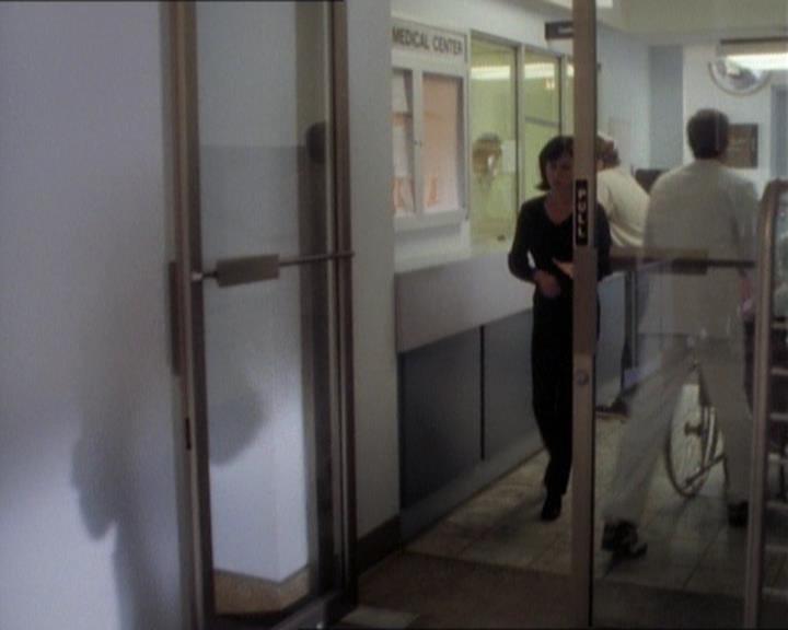 Charmed-Online_dot_net-1x01SomethingWiccaThisWayComes1475.jpg Charmed-Online_dot_net-1x01SomethingWiccaThisWayComes1475.jpg