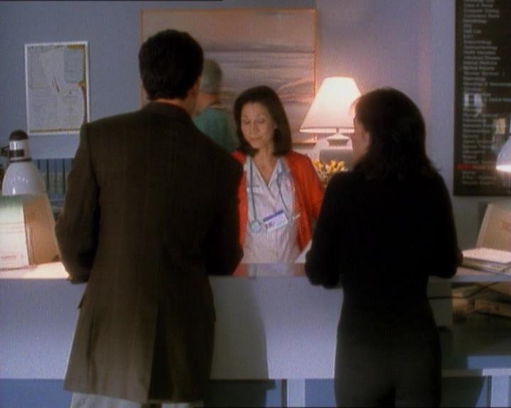 Charmed-Online_dot_net-1x01SomethingWiccaThisWayComes1487.jpg