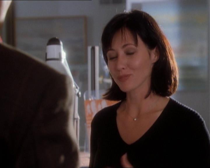 Charmed-Online_dot_net-1x01SomethingWiccaThisWayComes1495.jpg