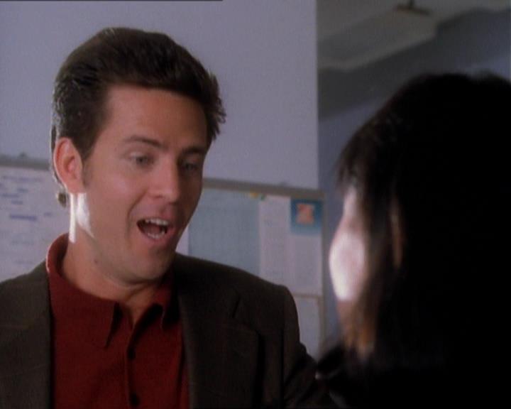 Charmed-Online_dot_net-1x01SomethingWiccaThisWayComes1496.jpg