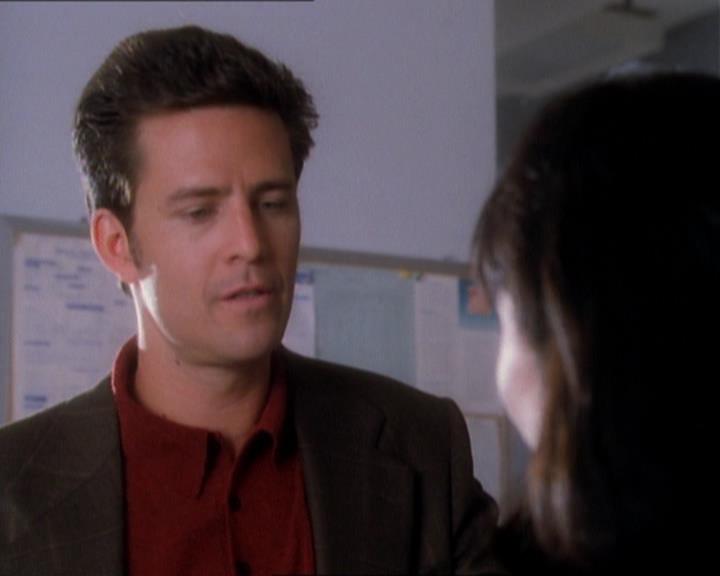 Charmed-Online_dot_net-1x01SomethingWiccaThisWayComes1506.jpg