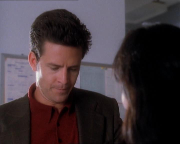 Charmed-Online_dot_net-1x01SomethingWiccaThisWayComes1508.jpg