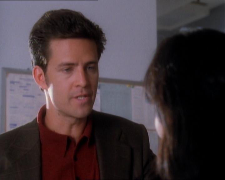Charmed-Online_dot_net-1x01SomethingWiccaThisWayComes1509.jpg