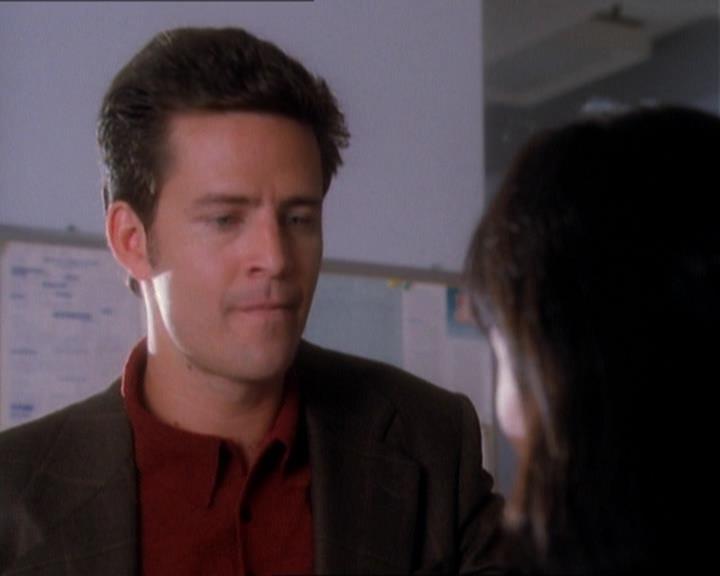 Charmed-Online_dot_net-1x01SomethingWiccaThisWayComes1511.jpg