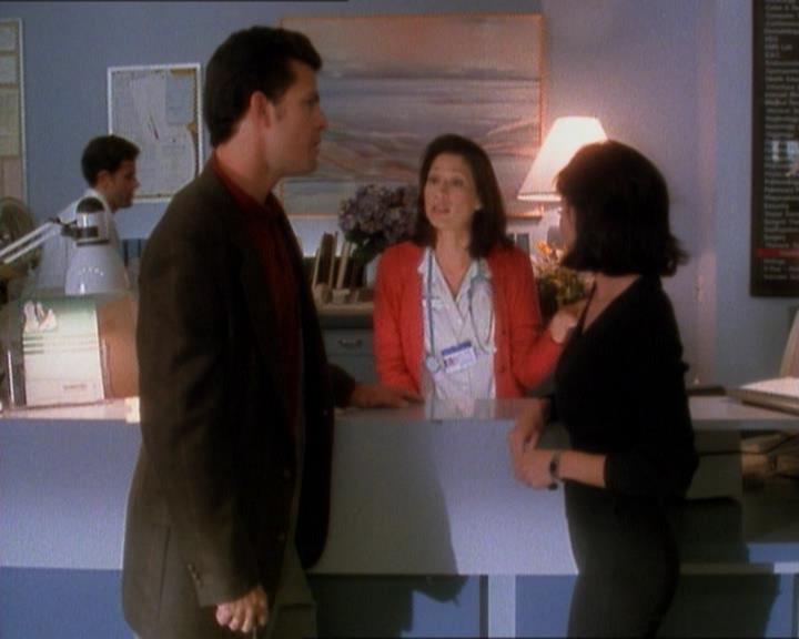 Charmed-Online_dot_net-1x01SomethingWiccaThisWayComes1516.jpg