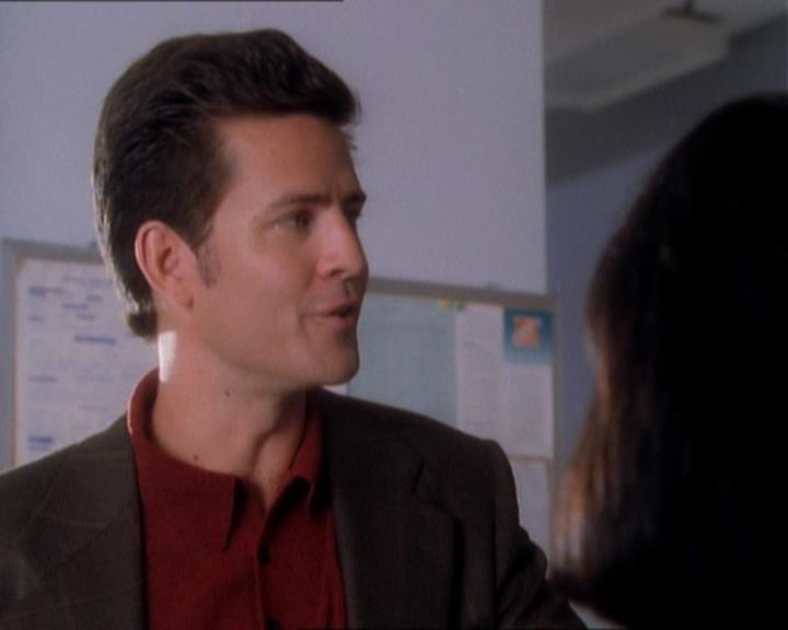 Charmed-Online_dot_net-1x01SomethingWiccaThisWayComes1519.jpg