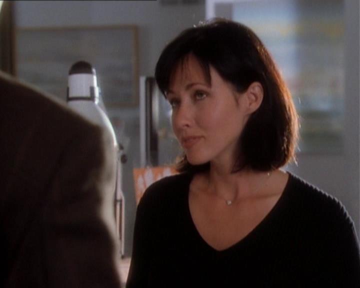 Charmed-Online_dot_net-1x01SomethingWiccaThisWayComes1521.jpg