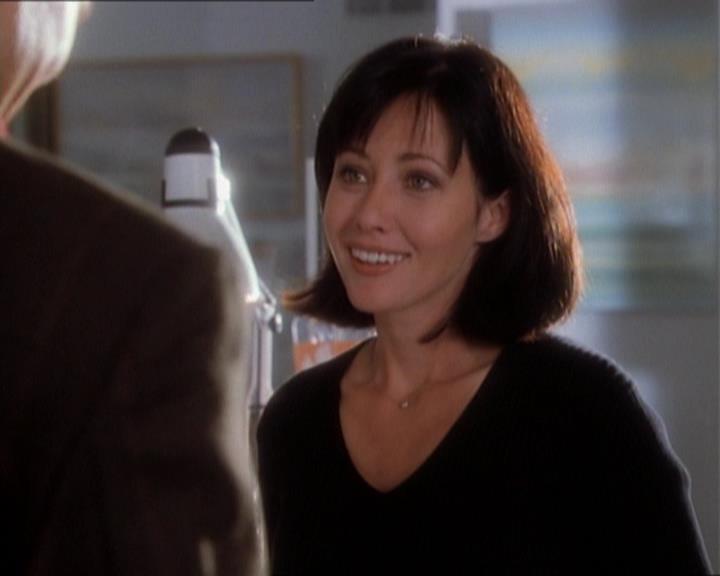 Charmed-Online_dot_net-1x01SomethingWiccaThisWayComes1523.jpg