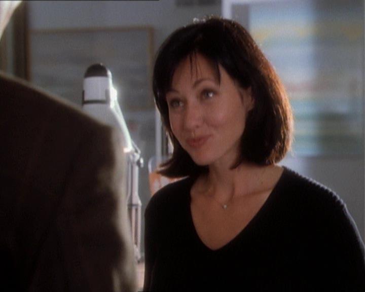 Charmed-Online_dot_net-1x01SomethingWiccaThisWayComes1524.jpg