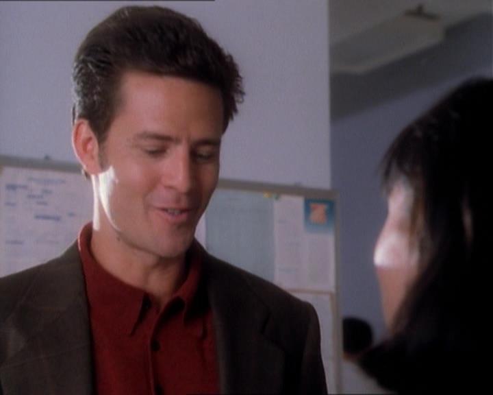 Charmed-Online_dot_net-1x01SomethingWiccaThisWayComes1525.jpg