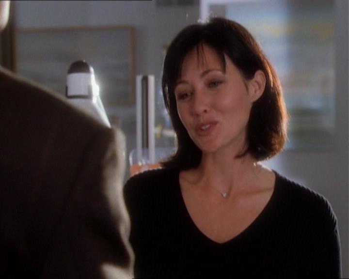 Charmed-Online_dot_net-1x01SomethingWiccaThisWayComes1528.jpg