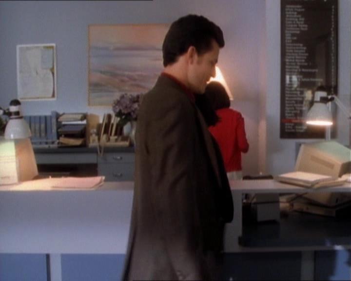 Charmed-Online_dot_net-1x01SomethingWiccaThisWayComes1532.jpg