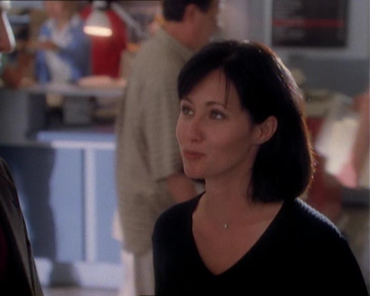 Charmed-Online_dot_net-1x01SomethingWiccaThisWayComes1550.jpg